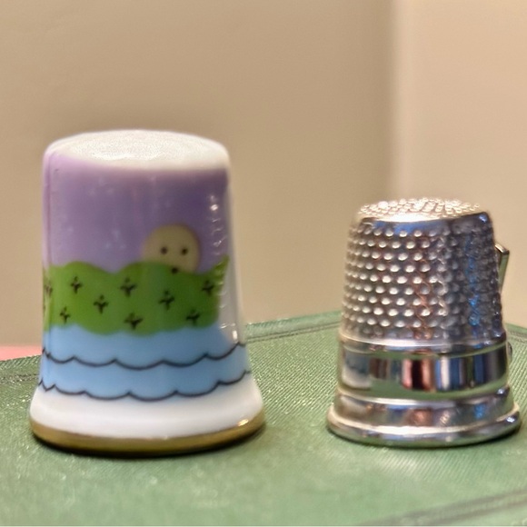 Vintage Thimble Bundle of a Patriotic Metal and Duck Themed Ceramic Thimble - Picture 5 of 8